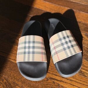 Burberry Check Pattern Slides in Black and Beige